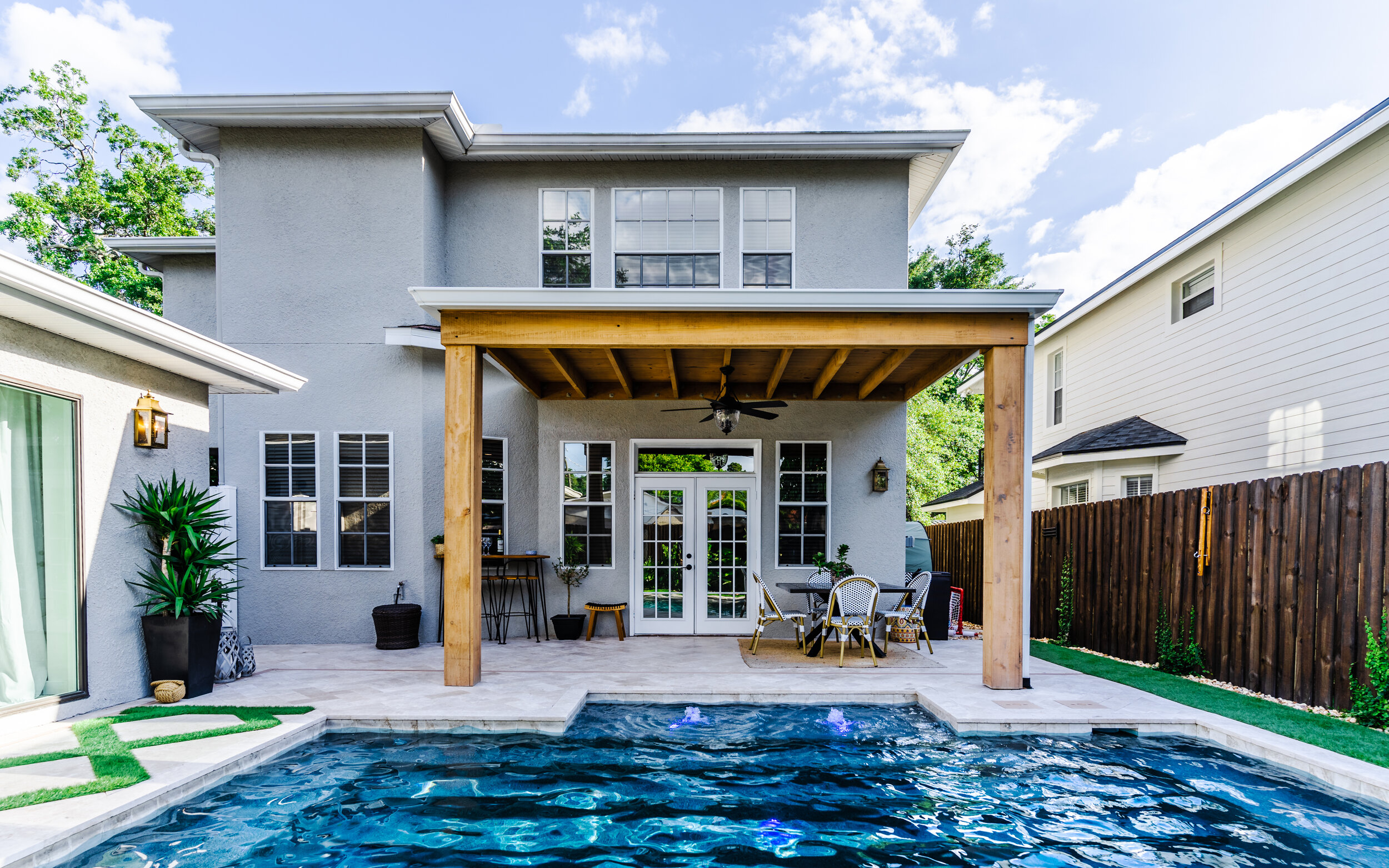 Custom outdoor living spaces designed in South Tampa, FL