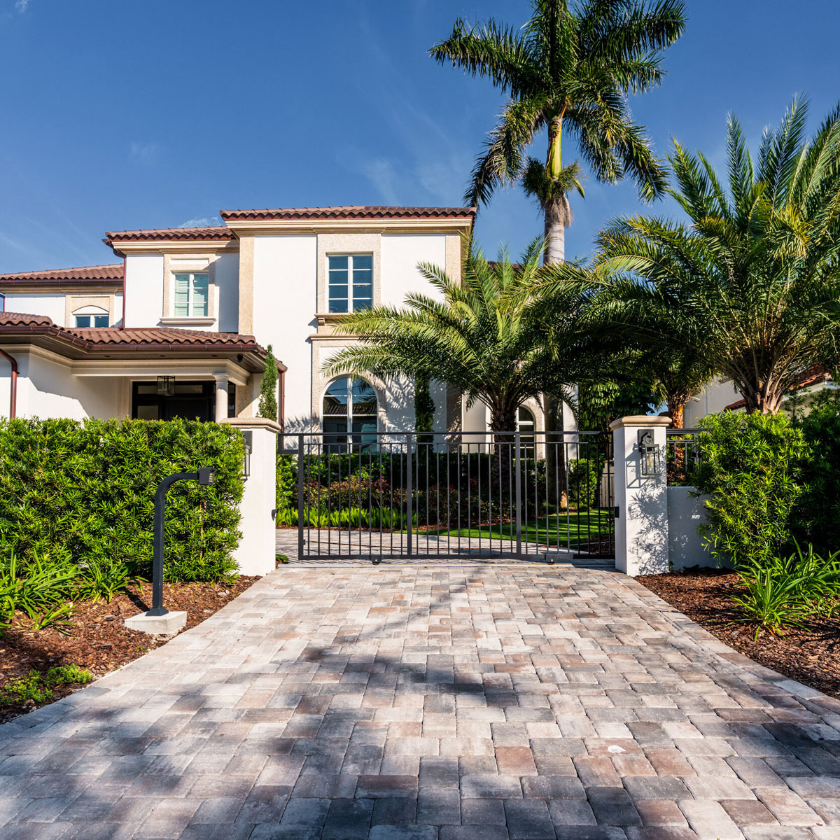 Grand Drivewys & other hardscape projects in South Tampa & Northwest Tampa FL