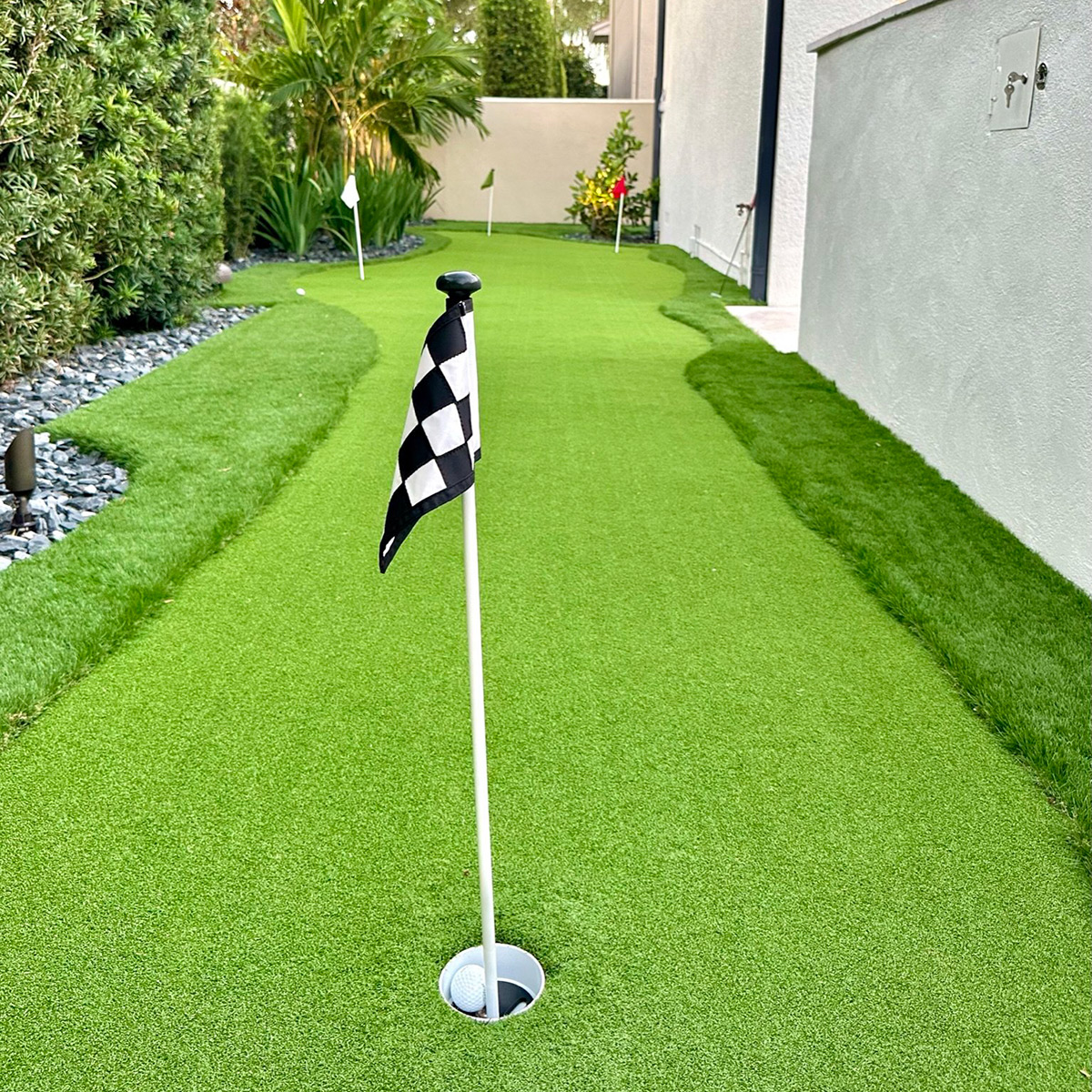 Installing putting green and artificial turf in Odessa, FL