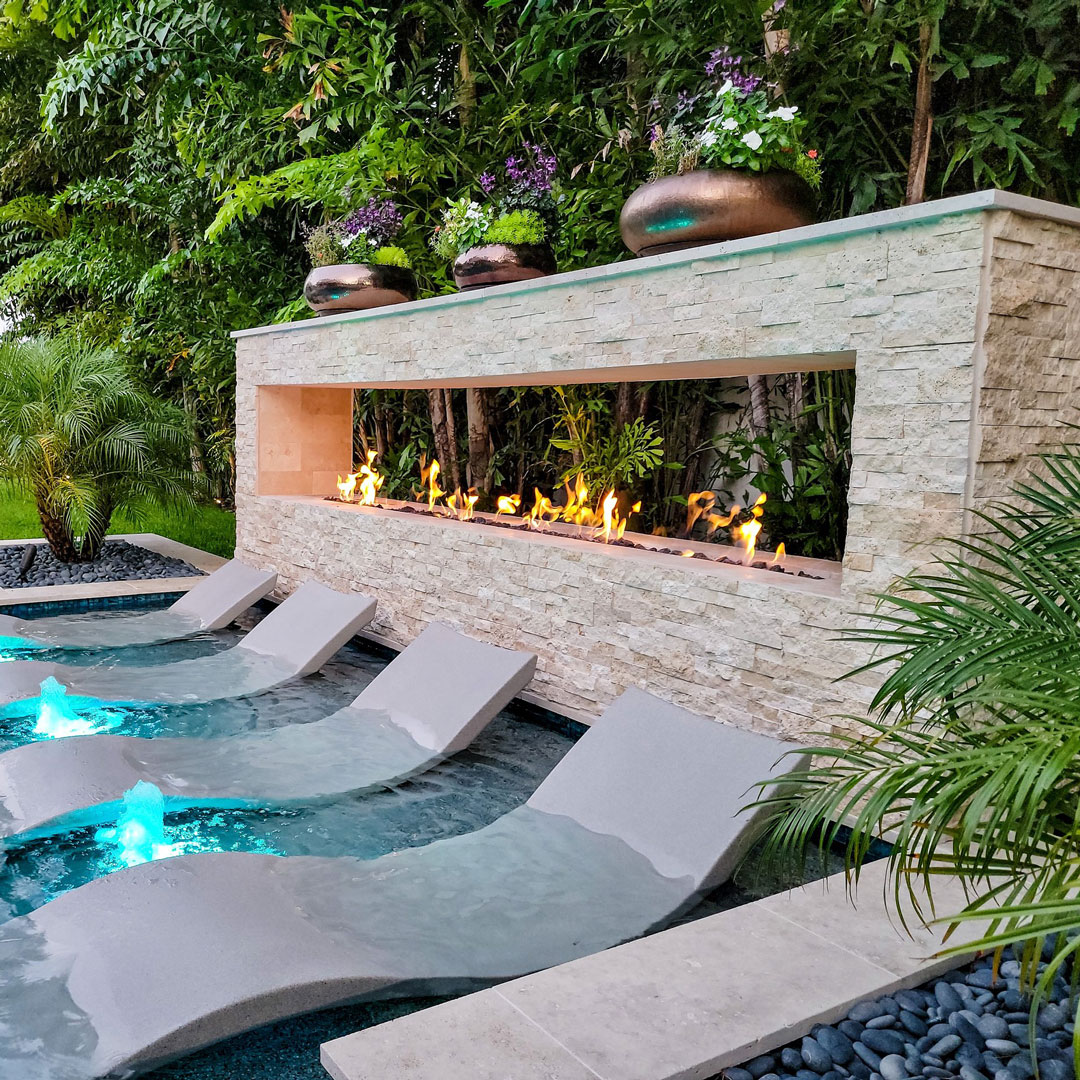 We install outdoor fireplaces in Lutz & Bayshore Beautiful FL