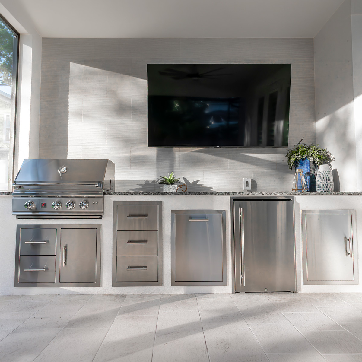 We build custom outdoor kitchens in South Tampa, FL