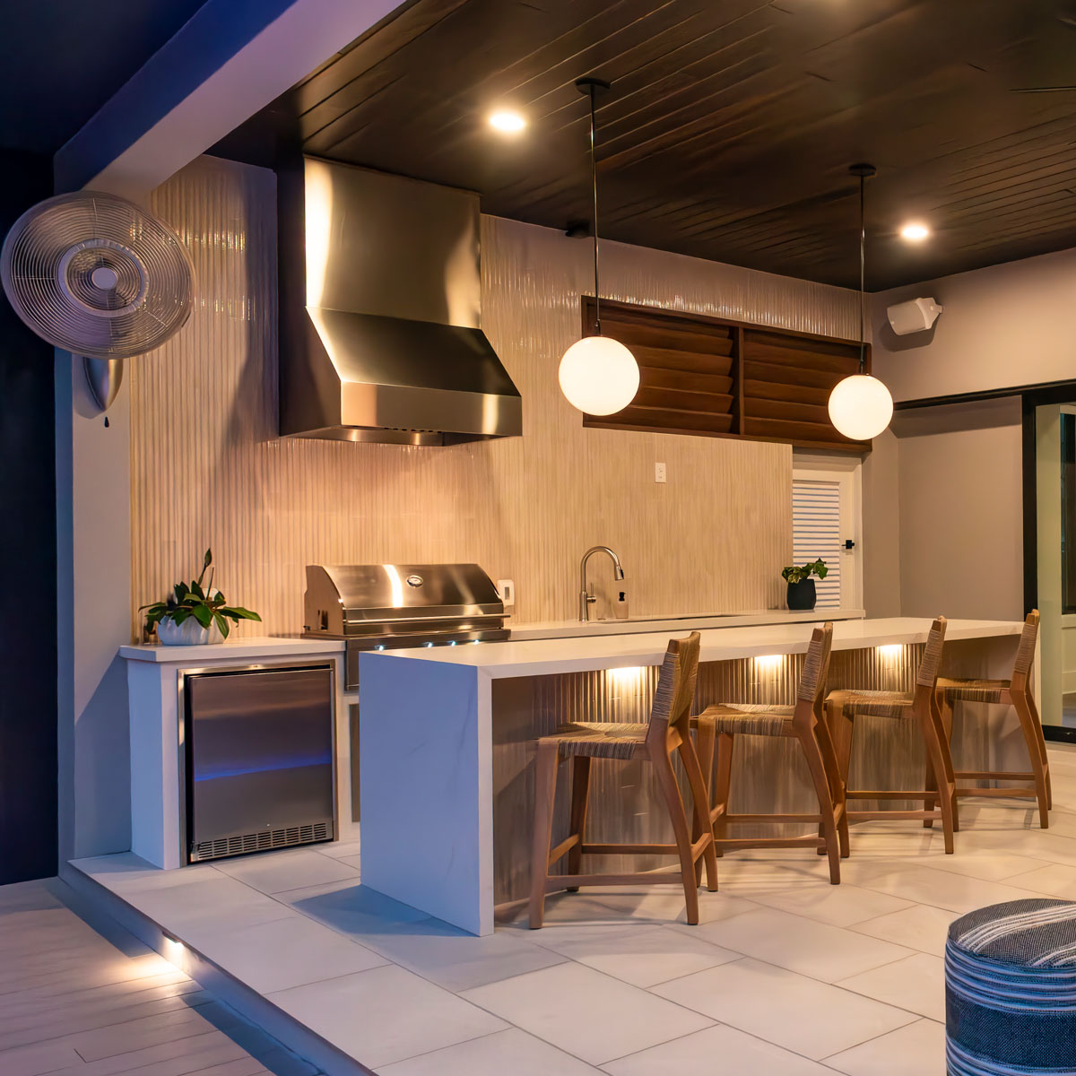 Custom built outdoor kitchens in Cheval & Templecrest, FL